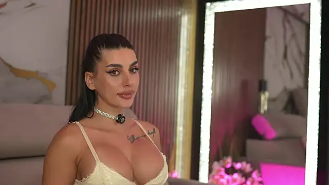 AmyBlair Adlı Modelin Canlı XXX Sohbeti