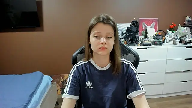 SoniNesti Adlı Modelin Canlı XXX Sohbeti
