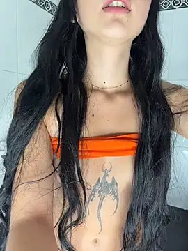 Chat +18 de BadLilAngelXXX ao vivo