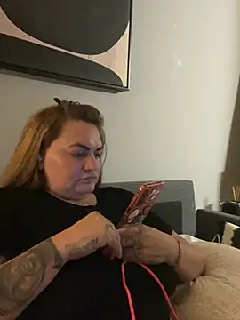 Czat XXX na żywo – HeyBABYGIRL