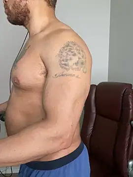 Fathero1time XXX чат на живо