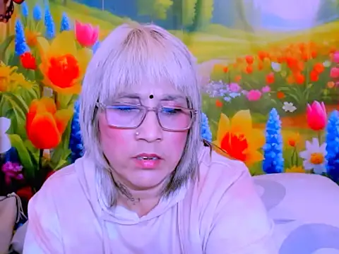 indianroxy élő XXX-chatje