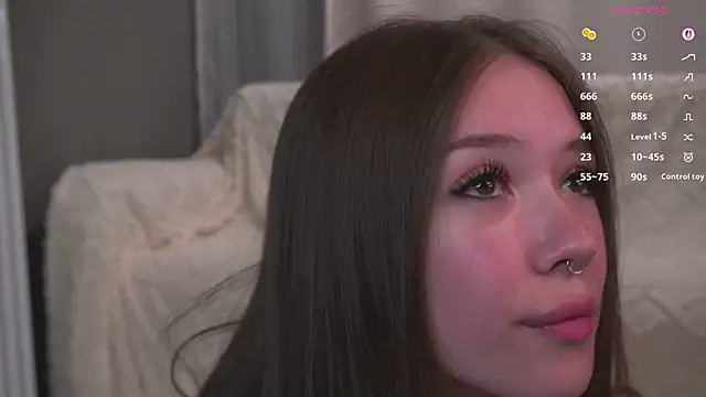 tinyanie লাইভ XXX চ্যাট