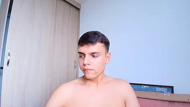 Chat +18 de james_carter1 ao vivo
