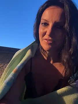 -OLYA- élő XXX-chatje