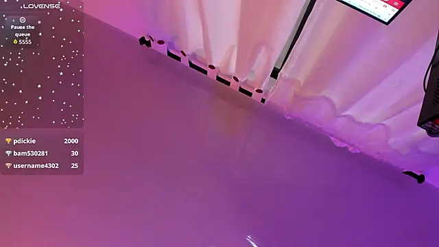 Baby_noahtt লাইভ XXX চ্যাট