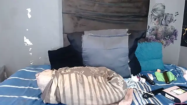 Chat +18 de QUEENASHxXx ao vivo