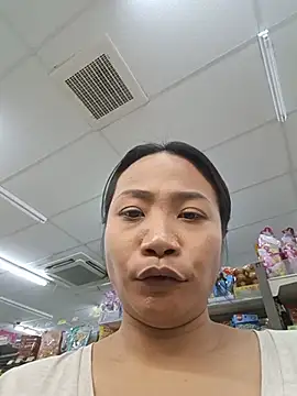 XXX chat uživo modela KinkyKit_May