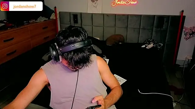Онлайн чат XXX JordanShow