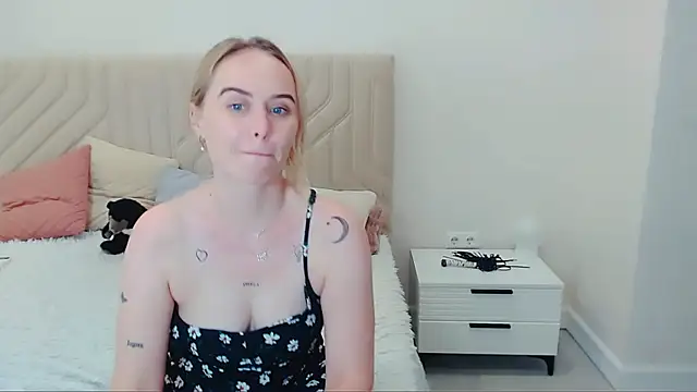 LiluMoon__ Adlı Modelin Canlı XXX Sohbeti