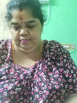 tamilthanushri Chat XXX in diretta