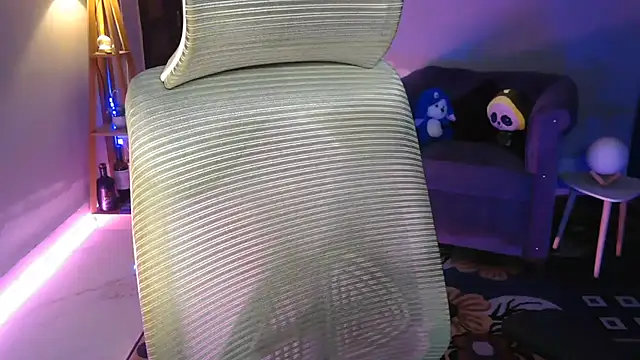 XXX chat uživo modela Mitikaa