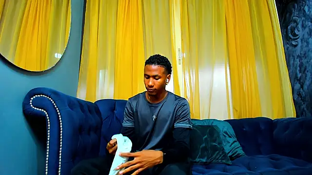 Ethan_Fox11 লাইভ XXX চ্যাট