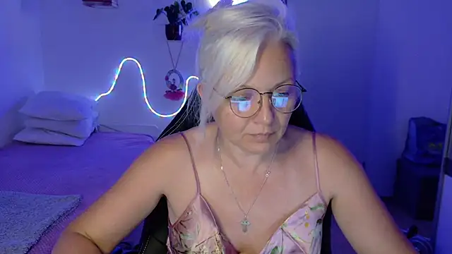 Chat +18 de Linsy_Kim ao vivo
