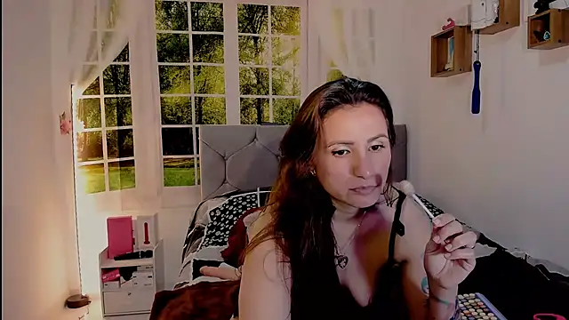 vanessabrown_: онлайн-секс-чат
