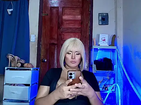 Chat XXX en directo de Asian_Isabellaxx