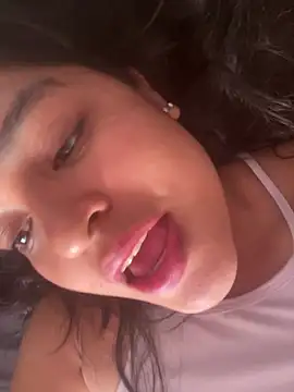 Chat +18 de EmilyNoir1 ao vivo