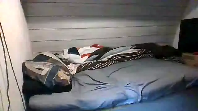 ThisGuy42o's Live XXX Chat