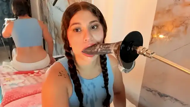 XXX chat uživo modela hade_cute