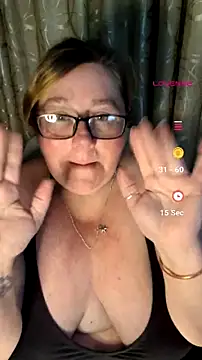 Iceprincess2bad4u's Live XXX Chat