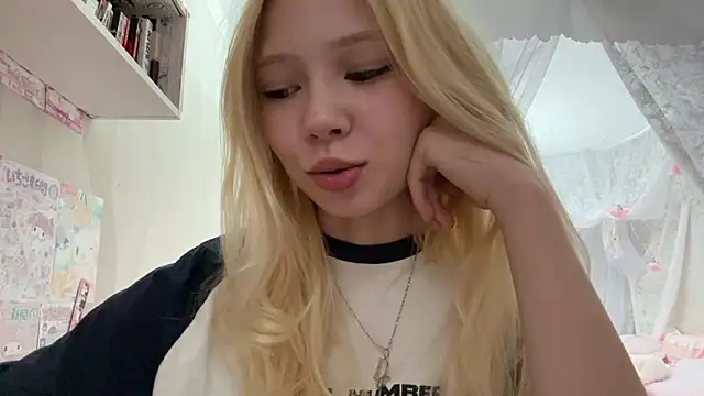 LinaFloww Webcam-Show