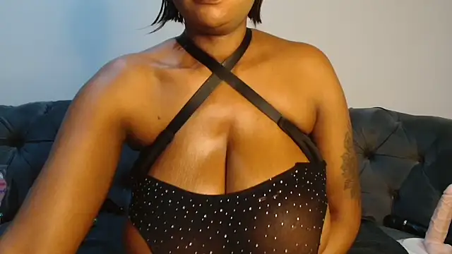 CurveySexy-Bella Webcam show
