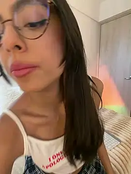 ZaraLuuv's Live XXX Chat