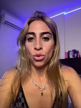 دردشة NicoleWilder الجنسية المباشرة