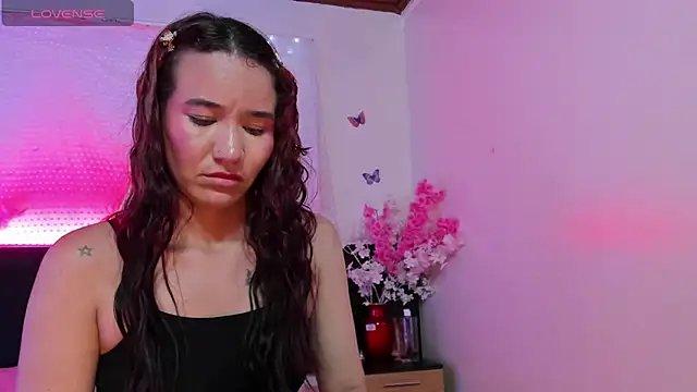 emma_ayala's Live XXX Chat