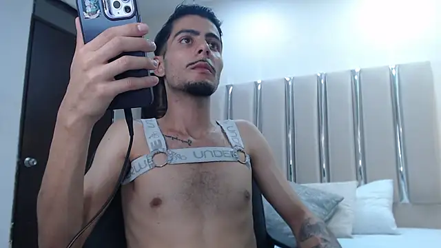 IzanDupond Chat XXX live