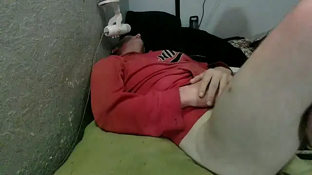 Chat +18 de PornStro921 ao vivo