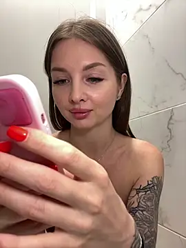 KrisMagnoly Chat XXX in diretta