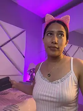 Amelia_Rivas Adlı Modelin Canlı XXX Sohbeti
