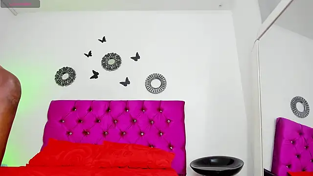 Chat +18 de Cassandra_Hunt ao vivo