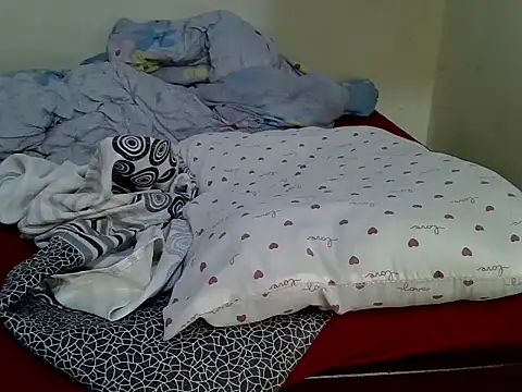 PetitePeachy's Live XXX Chat