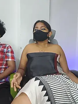 Chat +18 de I_am_ur_amisha ao vivo