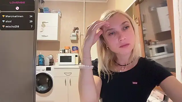 Show modela AngelJeni na web-kameri