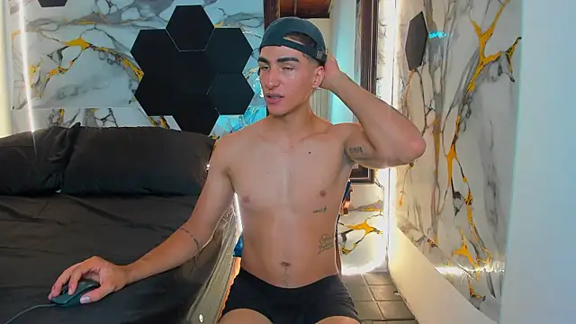 Goldendesirexx Chat XXX in diretta