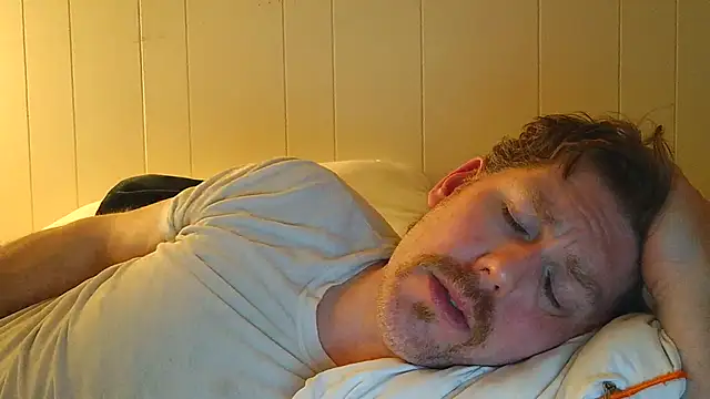 9VOLTT élő XXX-chatje
