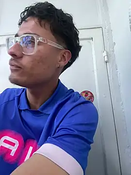 Czat XXX na żywo – TavoHot_