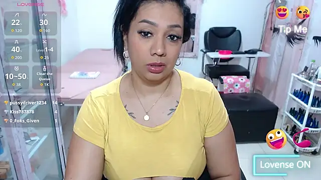 titsbiglovers Chat XXX in diretta