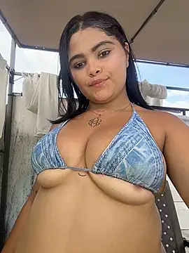 HoneyBunXXX Adlı Modelin Canlı XXX Sohbeti