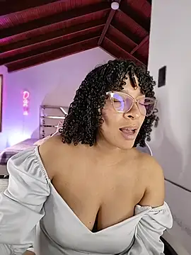 Chat +18 de DannaBerry ao vivo