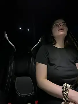 EllyNora Chat XXX live