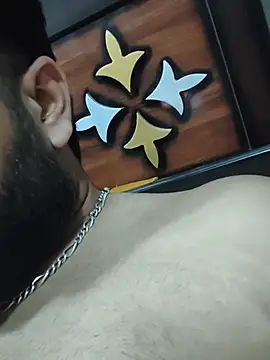 XXX chat uživo modela TNTBOSS01