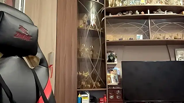 TaIliedGuest live XXX chat