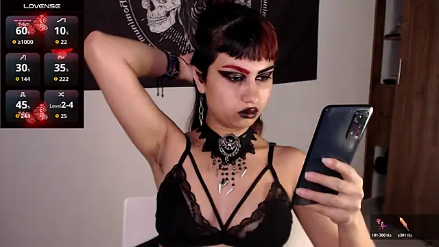 Chat +18 de Little-Lucifer ao vivo