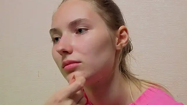 XXX chat uživo modela _kikiclark__