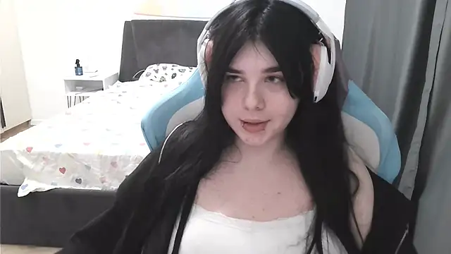 LunarMia Chat XXX live