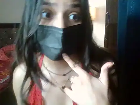 luvishika Adlı Modelin Canlı XXX Sohbeti